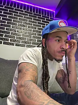 BigWayneBabyXXX online show from March 2, 5:08 am