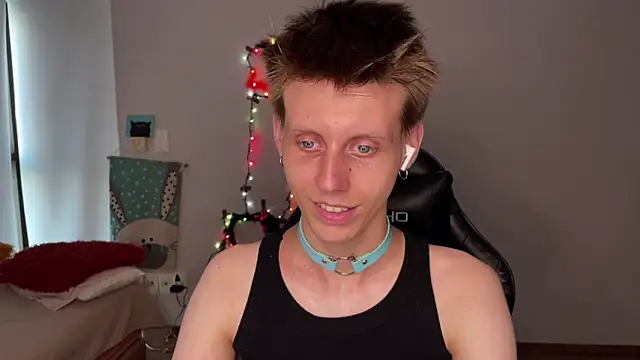 vladdymeow online show from December 2, 9:37 pm