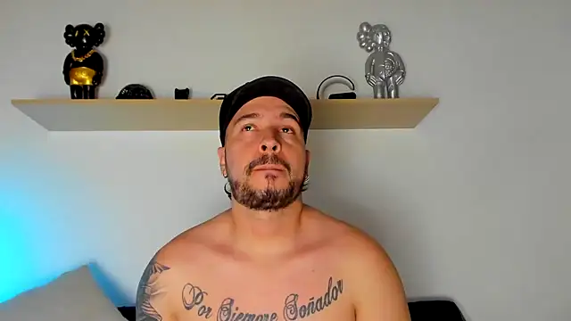 camilo restrepo21 online show from December 13, 12:42 am