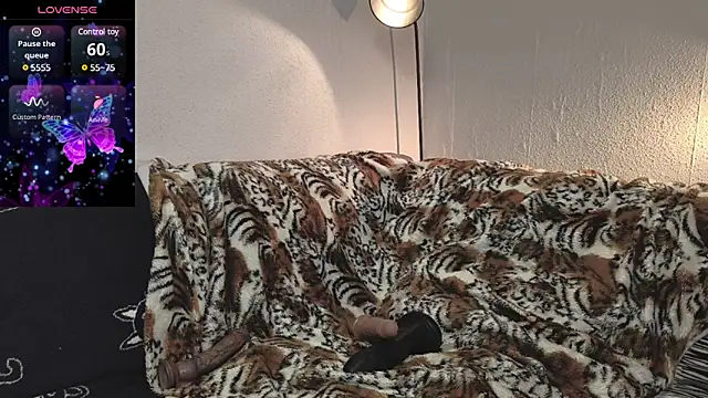 kimberjames84 online show from March 20, 9:57 pm