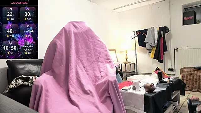 kimberjames84 online show from March 12, 10:17 pm