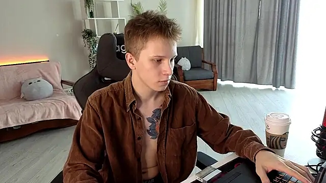 arlekincrop online show from October 28, 6:05 am