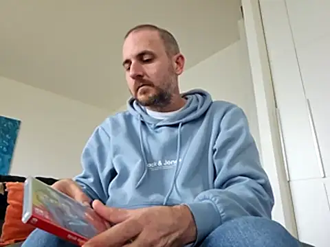 verylargecock online show from December 22, 2:14 pm