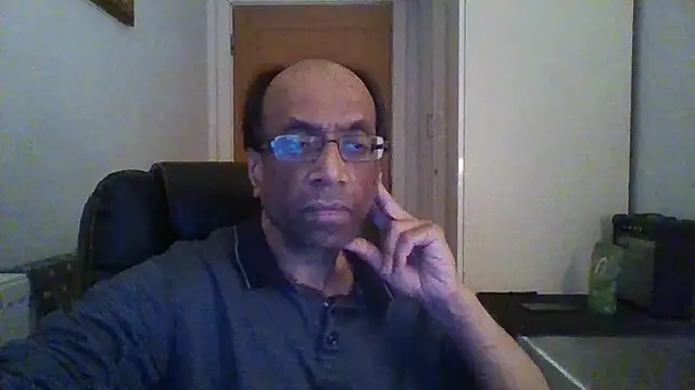 Snapshot of rauncher1 chatting on February 10, 11:55 pm rauncher1 online show from February 10, 11:55 pm