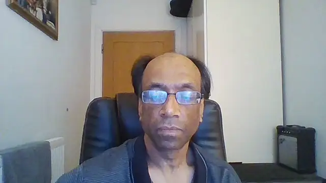 Snapshot of rauncher1 chatting on February 25, 12:03 am rauncher1 online show from February 25, 12:03 am