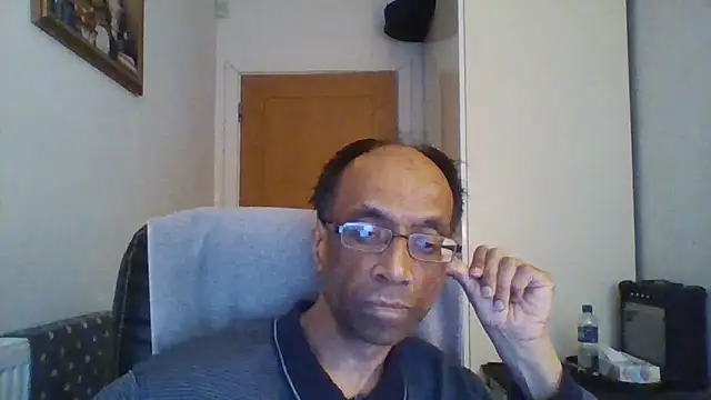 Snapshot of rauncher1 chatting on October 15, 9:28 am rauncher1 online show from October 15, 9:28 am