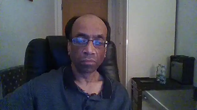 Snapshot of rauncher1 chatting on February 7, 12:53 am rauncher1 online show from February 7, 12:53 am