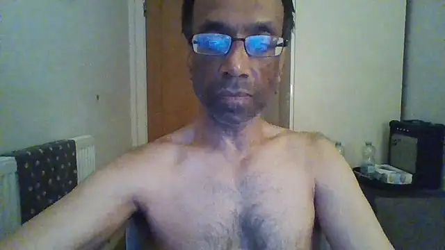 Snapshot of rauncher1 chatting on November 1, 12:47 am rauncher1 online show from November 1, 12:47 am