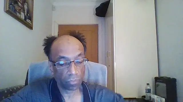 Snapshot of rauncher1 chatting on October 5, 11:31 pm rauncher1 online show from October 5, 11:31 pm