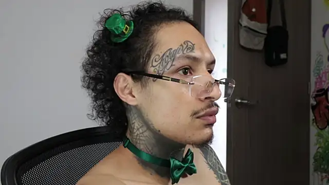 trieone online show from March 17, 3:25 pm