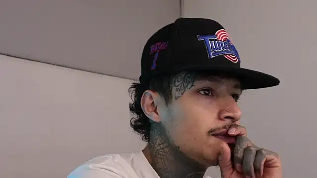 trieone online show from February 11, 5:58 am