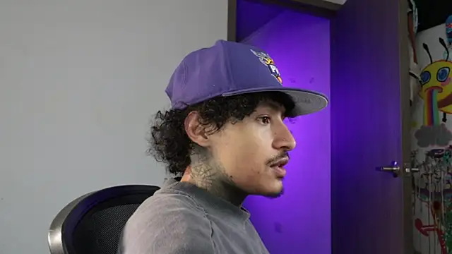 trieone online show from April 16, 2:17 pm