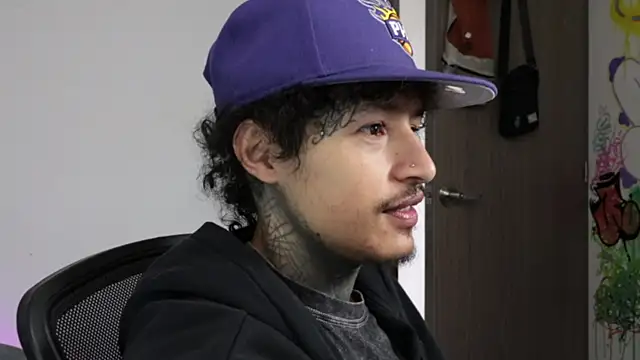 trieone online show from March 30, 2:29 pm