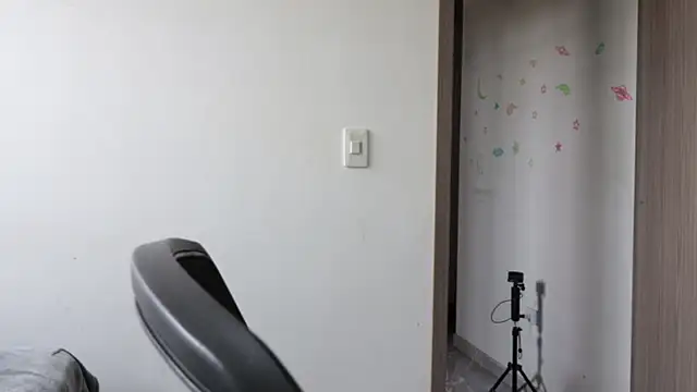 trieone online show from March 3, 4:03 pm