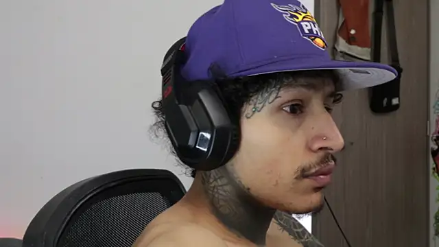 trieone online show from February 14, 4:35 pm