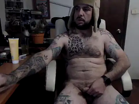 pose14 online show from July 7, 6:47 am
