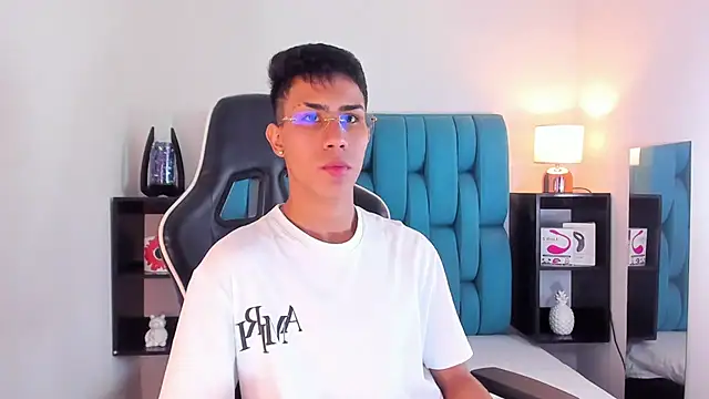 AlanNaughty online show from January 24, 11:04 am