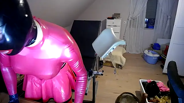 Snapshot of Kinkidani86 chatting on October 9, 5:29 pm Kinkidani86 online show from October 9, 5:29 pm