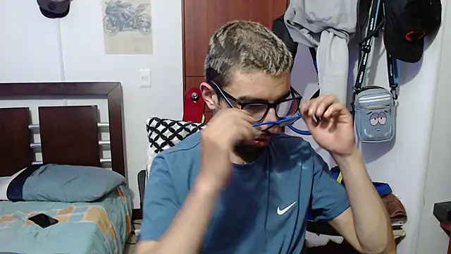 fvckolombianguyy online show from December 15, 4:59 pm