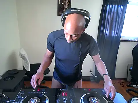 longdick4you8686 online show from January 17, 5:42 pm