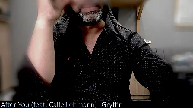  x rated  online show from April 4, 1:57 am