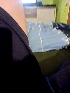 Snapshot of NiceHunter89 chatting on January 24, 2:18 am NiceHunter89 online show from January 24, 2:18 am