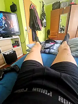 Snapshot of NiceHunter89 chatting on October 28, 11:12 am NiceHunter89 online show from October 28, 11:12 am