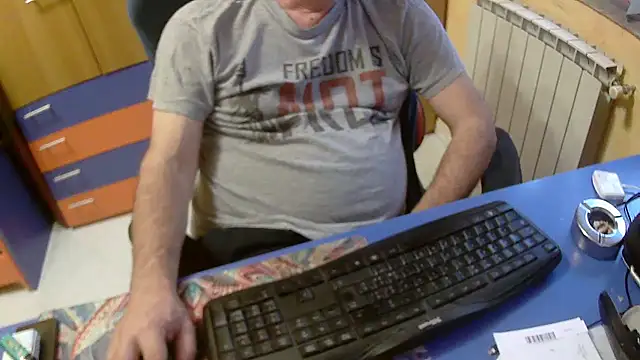 Snapshot of Tango128 chatting on September 10, 6:34 am Tango128 online show from September 10, 6:34 am