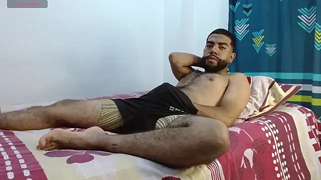 Snapshot of Aroon_Stonne chatting on March 8, 4:09 am Aroon Stonne online show from March 8, 4:09 am