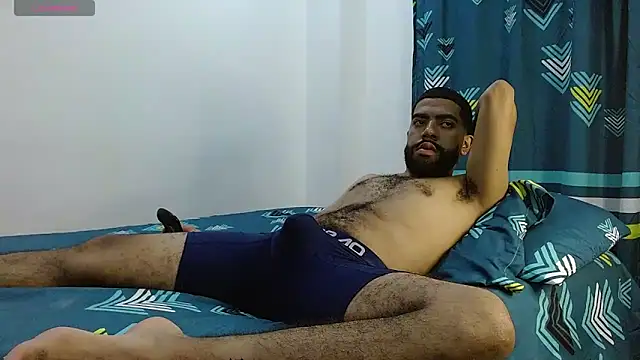 Snapshot of Aroon_Stonne chatting on February 20, 1:25 am Aroon Stonne online show from February 20, 1:25 am