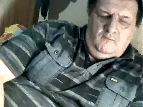 Snapshot of Vyrtous579 chatting on February 15, 3:28 pm Vyrtous579 online show from February 15, 3:28 pm