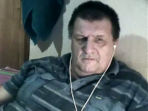 Snapshot of Vyrtous579 chatting on December 23, 3:23 pm Vyrtous579 online show from December 23, 3:23 pm