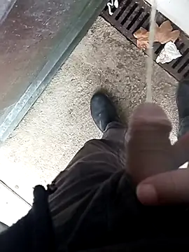 Snapshot of Bigdick666cm chatting on October 22, 3:38 pm Bigdick666cm online show from October 22, 3:38 pm