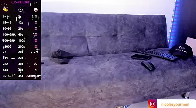 nicolasx1000 online show from December 21, 5:36 am