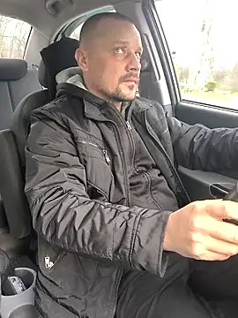 DanielOhCool online show from April 10, 1:07 pm