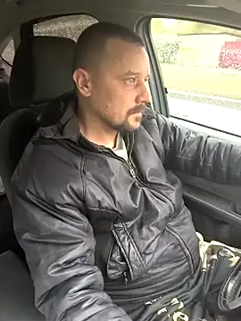 Snapshot of DanielOhCool chatting on October 5, 11:25 am DanielOhCool online show from October 5, 11:25 am