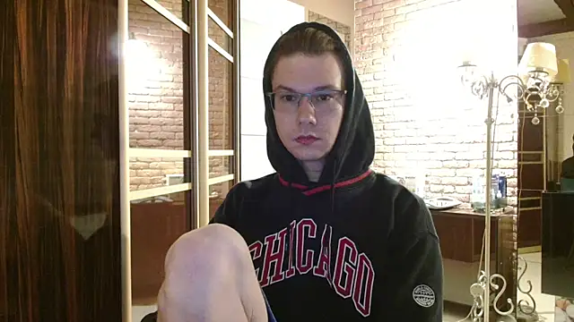 Snapshot of newcomer_2021 chatting on October 20, 4:22 pm newcomer 2021 online show from October 20, 4:22 pm