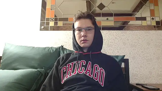 Snapshot of newcomer_2021 chatting on October 18, 3:28 pm newcomer 2021 online show from October 18, 3:28 pm