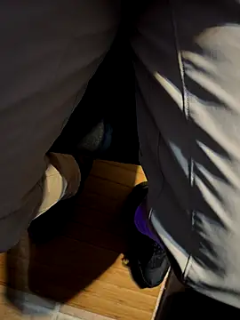 Snapshot of JohnnyBigShot chatting on October 20, 11:19 pm JohnnyBigShot online show from October 20, 11:19 pm