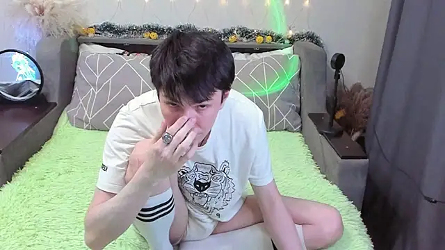 Yumi steve online show from November 15, 4:09 pm