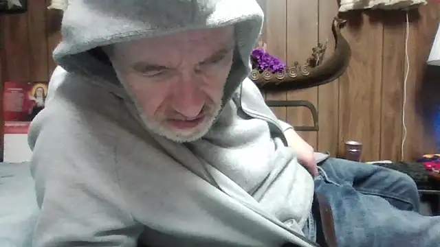 Snapshot of Makowboy chatting on February 10, 11:55 pm Makowboy online show from February 10, 11:55 pm