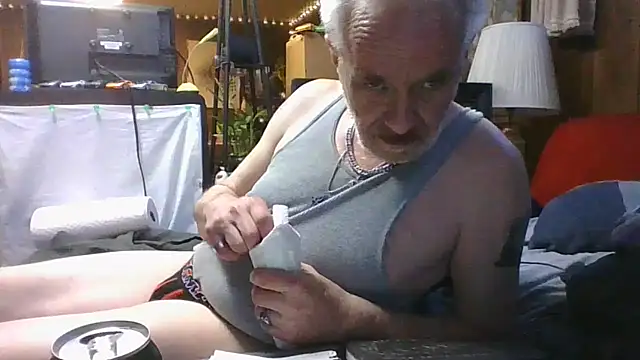 Snapshot of Makowboy chatting on September 18, 10:12 pm Makowboy online show from September 18, 10:12 pm