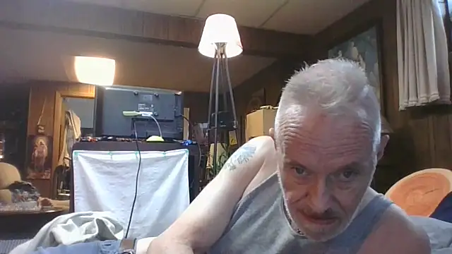 Snapshot of Makowboy chatting on October 7, 8:24 pm Makowboy online show from October 7, 8:24 pm