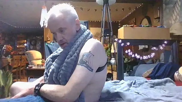 Snapshot of Makowboy chatting on October 25, 10:11 pm Makowboy online show from October 25, 10:11 pm