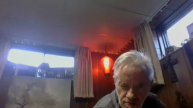 Snapshot of Makowboy chatting on January 28, 9:19 pm Makowboy online show from January 28, 9:19 pm