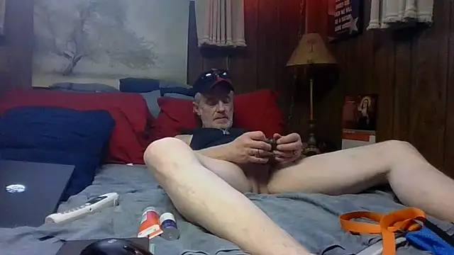 Snapshot of Makowboy chatting on February 21, 10:37 pm Makowboy online show from February 21, 10:37 pm