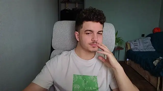 Remy Miles online show from December 1, 10:07 am