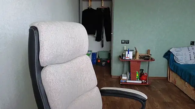 Remy Miles online show from February 25, 7:09 am