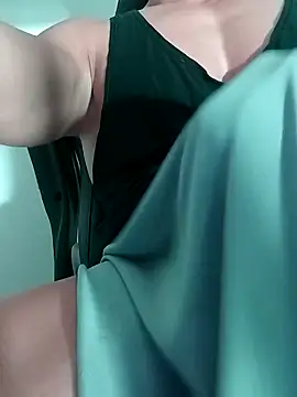 Snapshot of sexy_fit_guy_on_cam chatting on October 19, 7:00 am sexy fit guy on cam online show from October 19, 7:00 am