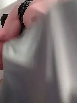 Snapshot of sexy_fit_guy_on_cam chatting on February 9, 7:05 am sexy fit guy on cam online show from February 9, 7:05 am